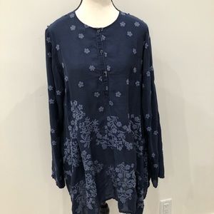 Johnny Was asymmetrical tunic top. Size L